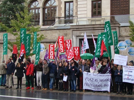 Concentración sindical en la sede de la Delegación de Educación (CSIF) 