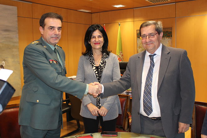 Firma del convenio entre Guardia Civil y Diputación (GUARDIA CIVIL) 
