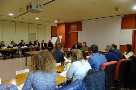 nicio de la XI edición del Máster de Economía de la Salud con la directora gerente de la EASP, Blanca Fernández-Capel y el vicerrector de Docencia de la UGR, Juan Manuel Martín (EASP)