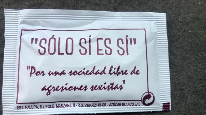 Uno de los azucarillos con mensaje (AYTO. VEGAS DEL GENIL)