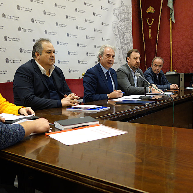 Presentación en el Ayuntamiento de Granada (JAVIER ALGARRA)