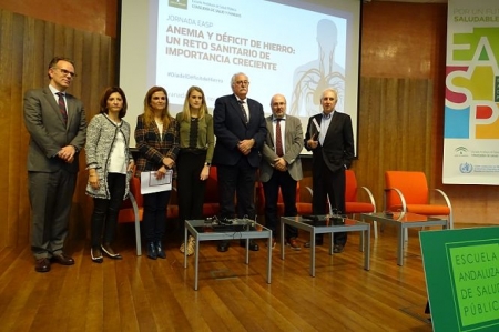Ponentes de la primera mesa dedicada a prevalencia y morbilidad del déficit de hierro y la anemia en las enfermedades crónicas (EASP)