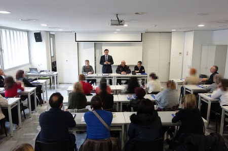 Luis Salvador ha inaugurado las jornadas sobre violencia de género para la policia local (JAVIER ALGARRA)