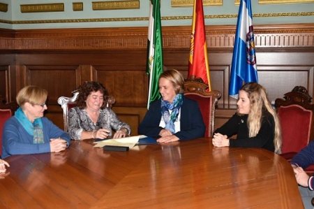 Momento de la firma del convenio (AYTO. MOTRIL) 