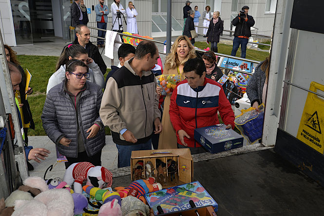 Campaña de recogida de jugetes en Granada (JAVIER ALGARRA)