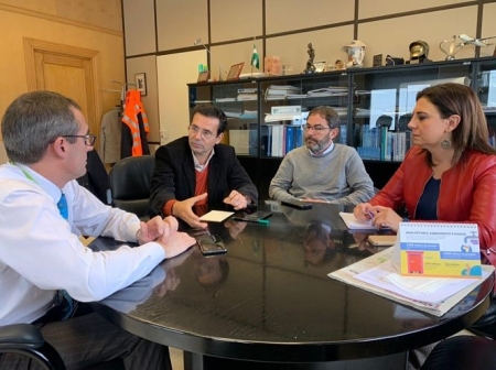 Miembros del PSOE se han reunido con la dirección del aeropuerto (PSOE) 