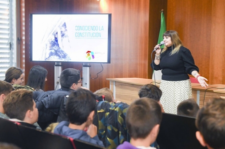 Charla a Escolares sobre la constitución (AYTO. ARMILLA)