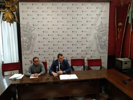 Onofre Miralles y Pablo García de Movellán en rueda de prensa (VOX)