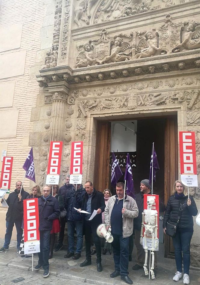 concentración de CCOO en el Museo Arqueológico (COMISIONES OBRERAS)