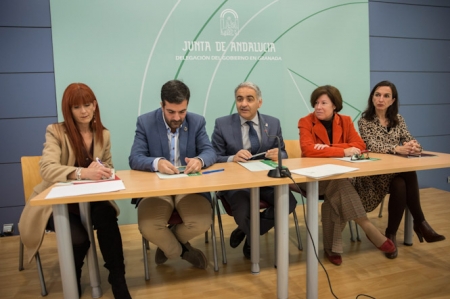 Momento de la firma del convenio (JUNTA) 