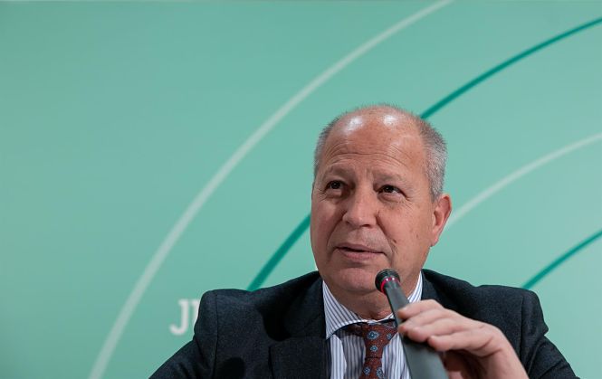 El consejero de Educación y Deporte, Javier Imbroda, en una imagen de archivo (JESÚS PRIETO - EUROPA PRESS) 