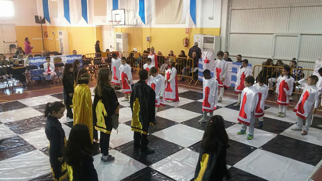 Ajedres viviente en Vegas del Genil (AYTO. VEGAS DEL GENIL)