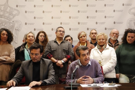 Los portavoces de los grupos municipales PSOE y Podemos-IU, Francisco Cuenca y Antonio Cambril (PODEMOS-IU)