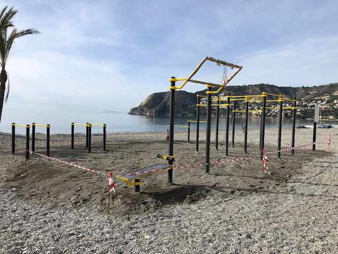 Parque instalado en la Playa de Almuñécar (AYTO. ALMUÑÉCAR) 