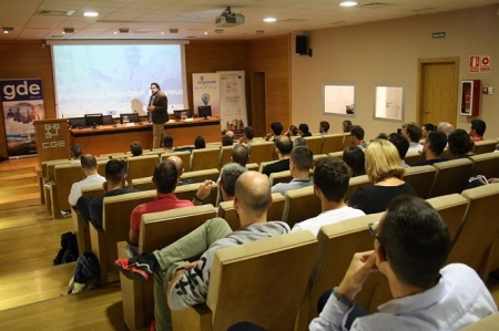 Imagen de una de las actividades impartidas por la organización (ONTECH ) 