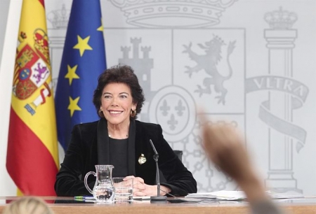 La portavoz y ministra de Educación en funciones, Isabel Celaá, durante la rueda de prensa tras el Consejo de Ministros en La Moncloa (EDUARDO PARRA - EUROPA PRESS) 