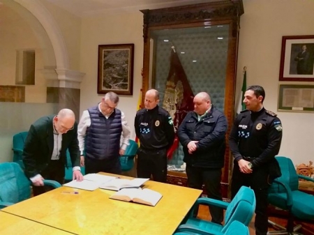 Toma de posesión del nuevo agente de la Policía Local (AYTO. GUADIX) Toma de posesión del nuevo agente de la Policía Local (AYTO. GUADIX)
