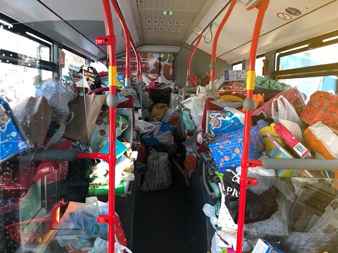 El `Magic Bus` cargado de juguetes (AYTO. GRANADA)