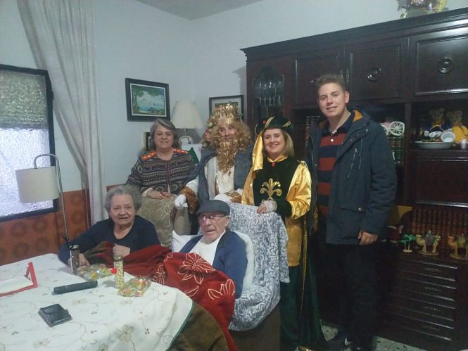 Los Reyes Magos con ancianos de Monachil (AYTO. MONACHIL) 