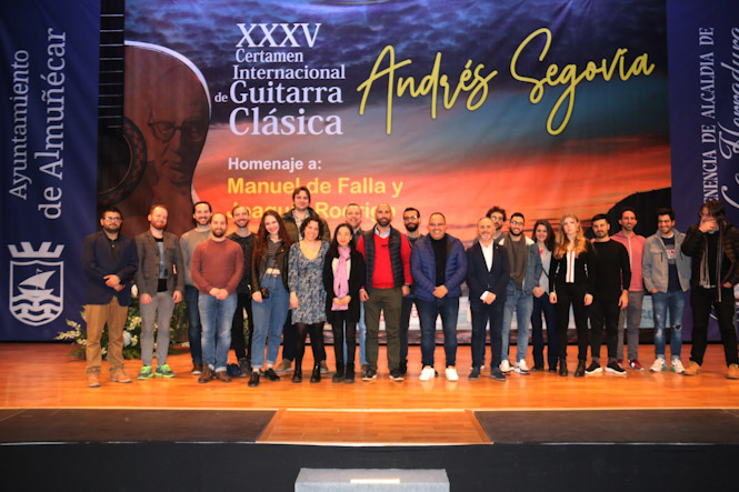 Guitarristas participantes en el Certamen `Andrés Segobia` (AYTO. ALMUÑÉCAR)
