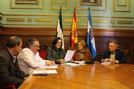 La Delegada de Agricultura ha visitado el Ayuntamiento de Motril (AYTO. MOTRIL) La Delegada de Agricultura ha visitado el Ayuntamiento de Motril (AYTO. MOTRIL)
