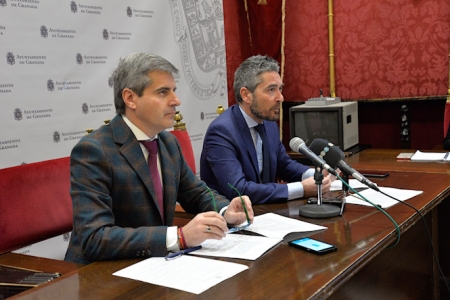 César Díaz y Manuel Olivares han repasado los asuntos de la Junta de Gobierno (JAVIER ALGARRA) 