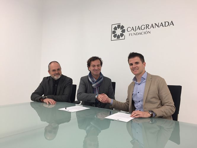 Imagen de la firma del convenio (CAJAGRANADA FUNDACIÓN) 