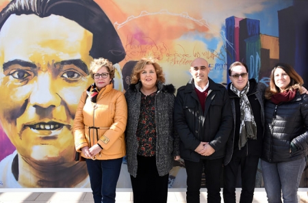 La Diputada de Cultura, Fatima Gómez ha poresentado el grafitti (J. GROSSO / DIPGRA) La Diputada de Cultura, Fatima Gómez ha poresentado el grafitti (J. GROSSO / DIPGRA)