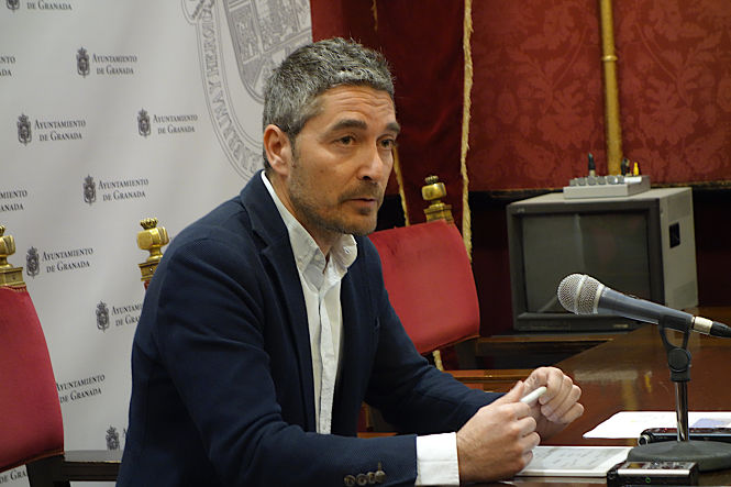 Manuel Olivares, Concejal de empleo en el Ayuntamiento de Granada