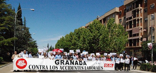 Concentración por el último accidente laboral (CCOO/UGT)
