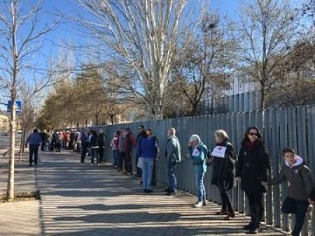 Abrazo simbólico al Parque de las Ciencias de Granada (MÁS PAÍS)