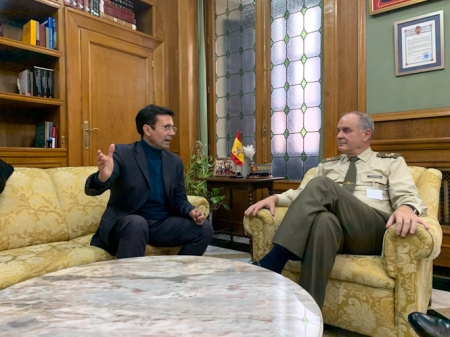 Reunión de Paco Cuenca con el Teniente General del Madoc (PSOE) 