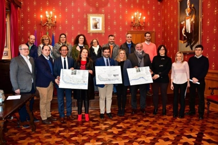 Imagen de la firma del acuerdo entre la Junta de Andalucía y el Ayuntamiento de Loja (JUNTA DE ANDALUCÍA)