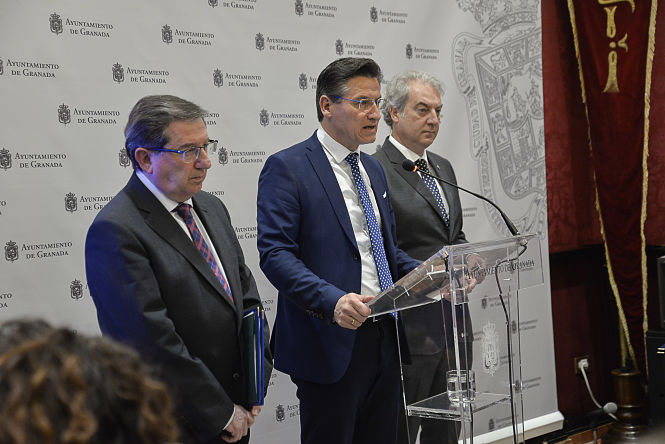 Luis Salvador ha presentado el proyecto de presupuestos del Ayuntamiento de Granada (JAVIER ALGARRA)