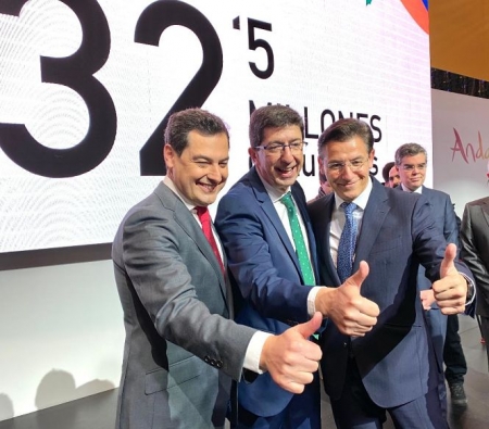 El Alcalde de Granada junto al Presidente y Vicepresidente de la Junta (JAVIER ALGARRA) 