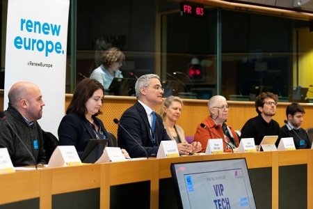 Imagen de la presentación de la aplicación web `Vip-Tech-Job` en el Parlamento Europeo (FUNDACIÓN `DOCETE OMNES`)
