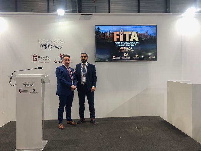 Acto institucional de presentación en FITUR de la ‘I Feria Internacional de Turismo Accesible’ a cargo de Antonio Tejada de La Ciudad Accesible y de Enrique Medina del Patronato Provincial de Turismo de Granada