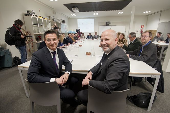 Luis Salvador y Javier Imbroda en el Consejo Rector del Parque de las Ciencias (PARQUE DE LAS CIENCIAS)