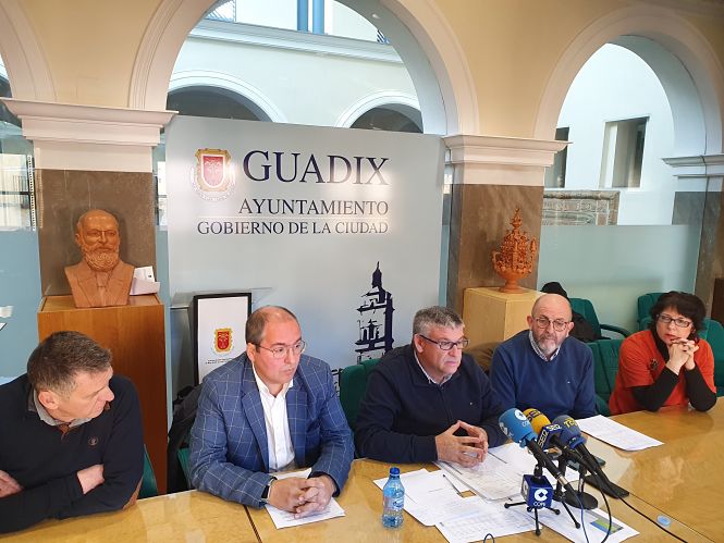 Presentación del proyecto de rpesupuestos para Guadix (AYTO. GUADIX)