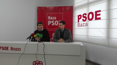 Juan José Martín Arcos y Pedro Fernández en rueda de prensa (PSOE) Juan José Martín Arcos y Pedro Fernández en rueda de prensa (PSOE)