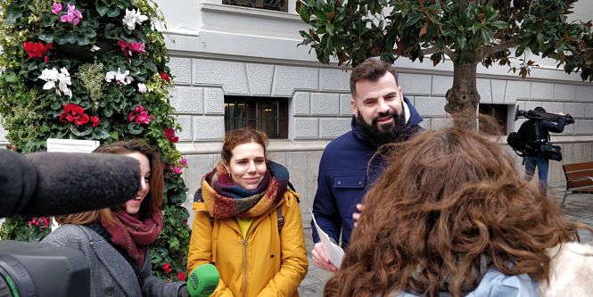 Jesús Fernández y Ana Villaverde en la Plaza del Carmen (ADELANTE)