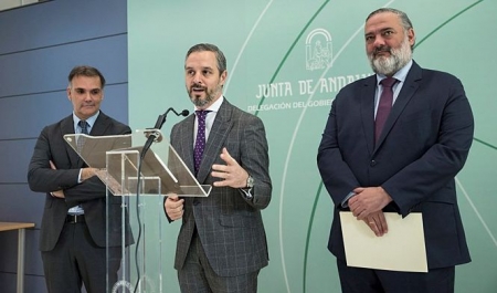 El consejero Juan Bravo durante la rueda de prensa ofrecida en la sede de la Junta en Granada (JUNTA DE ANDALUCÍA)