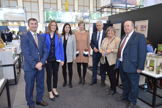 Visita de Ana Muñoz a `Fruit Logística` (DIPUTACIÓN) 