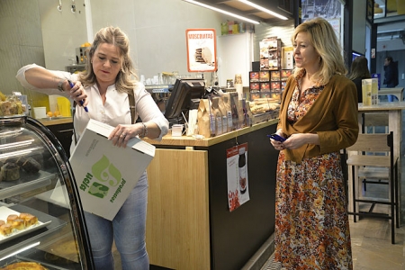 Nueva campaña de recogida selectiva de cartón (JAVIER ALGARRA) Nueva campaña de recogida selectiva de cartón (JAVIER ALGARRA)