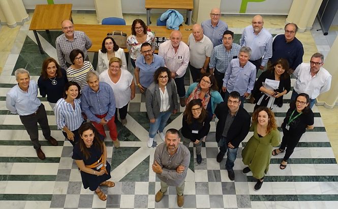 Foto de familia de la edición anterior del programa formativo de Gestión de Servicios de Nefrología (EASP) 