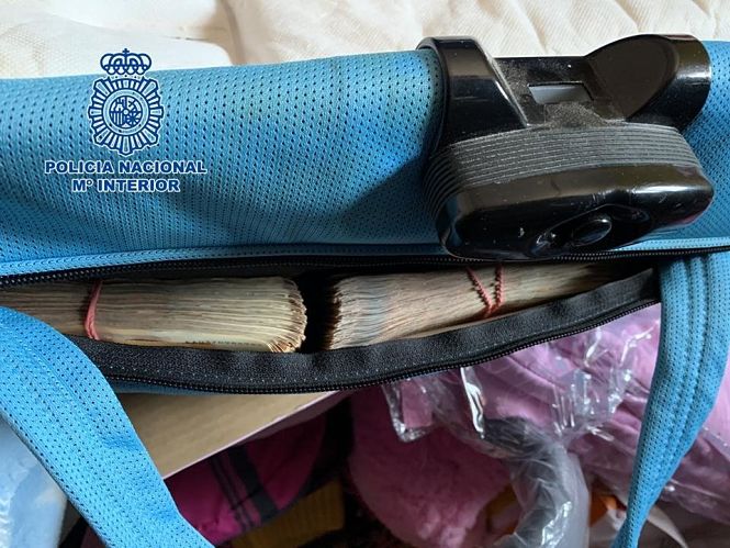 Sillita de bebé en la que escondían droga los detenidos de la operación Ratonera (POLICÍA NACIONAL) 