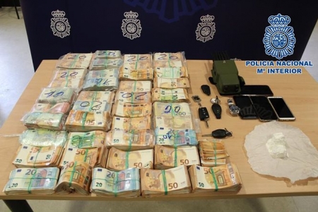 Droga y dinero intervenido (POLICIA NACIONAL) Droga y dinero intervenido (POLICIA NACIONAL)