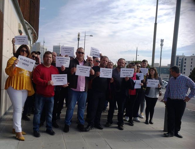 Concentración ante la Agencia Idea (JUNTA)