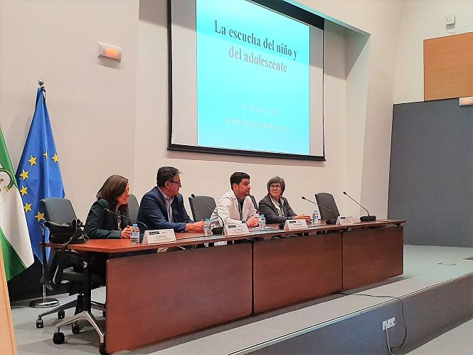 Mesa inaugural de las jornadas (HUSC)