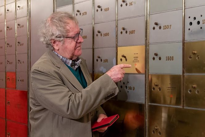 Ian Gibson deposita su legado en la Caja de las Letras del Instituto Cervantes (INSTITUTO CERVANTES) 